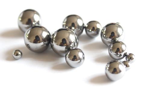 硬质合金轴承球的性能特点与应用领域解析